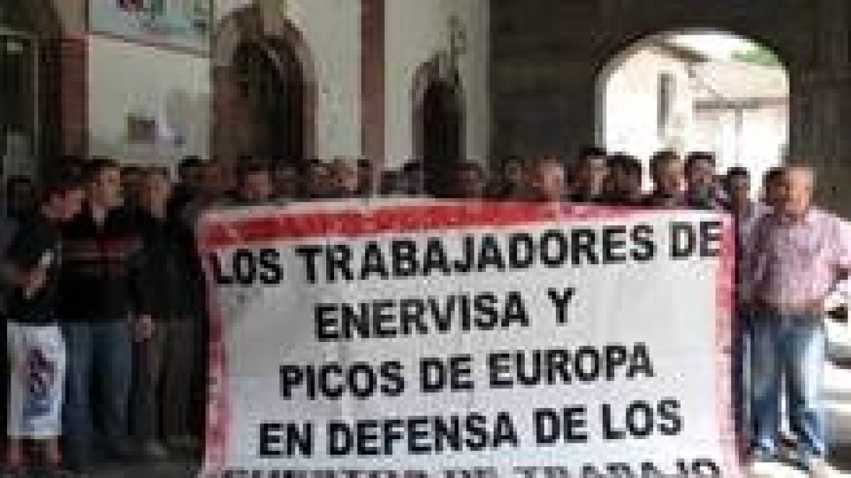 Una de las concentraciones de los ex trabajadores de Enervisa
