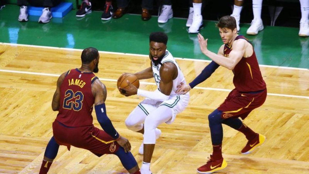 Jaylen Brown, en pleno control del partido.