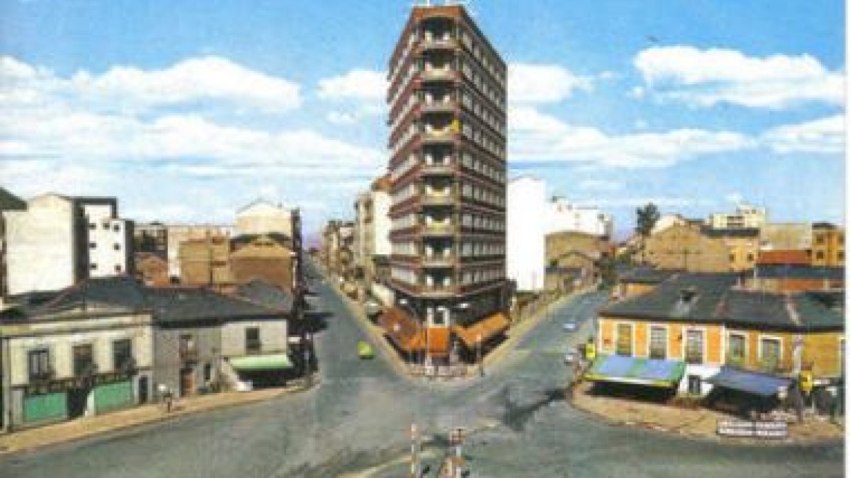 Primer «rascacielos» de Lazúrtegui, Edificio Uría, años sesenta.