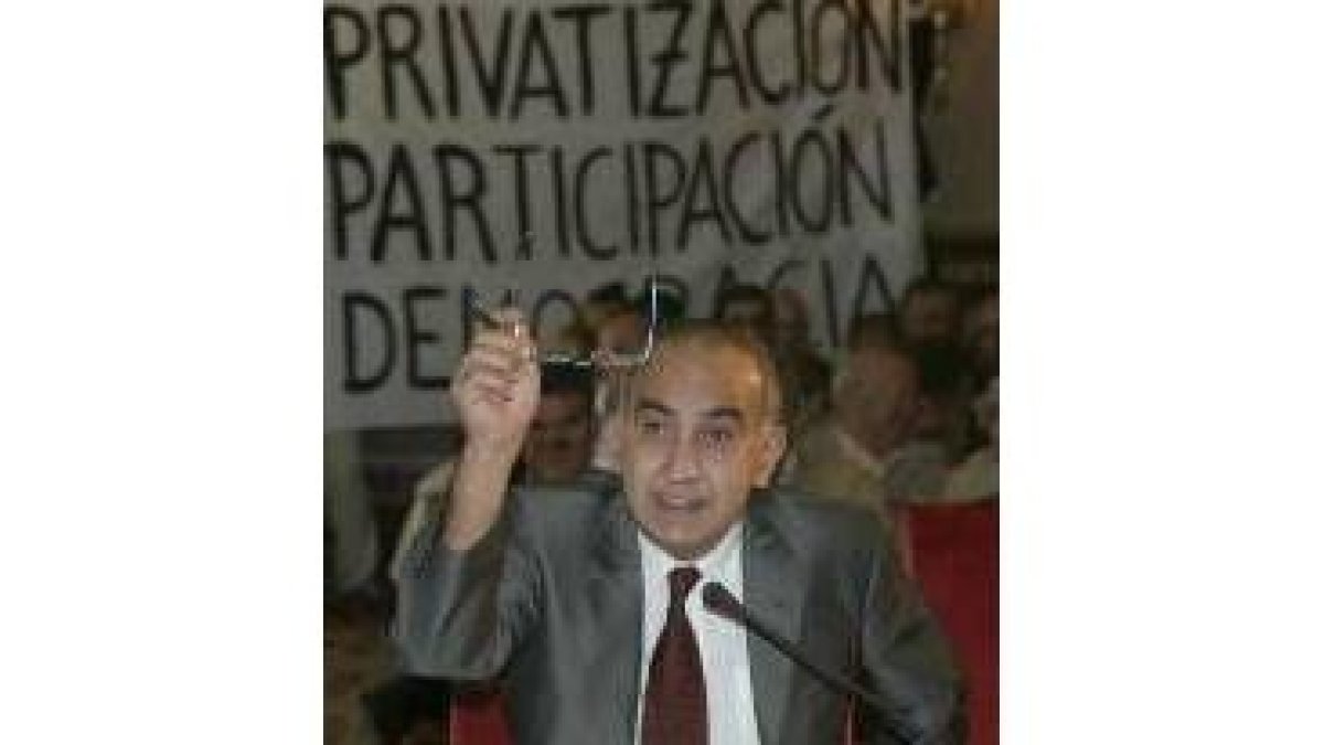 De Francisco, en el pleno en el que se votó la «semiprivatización» del agua