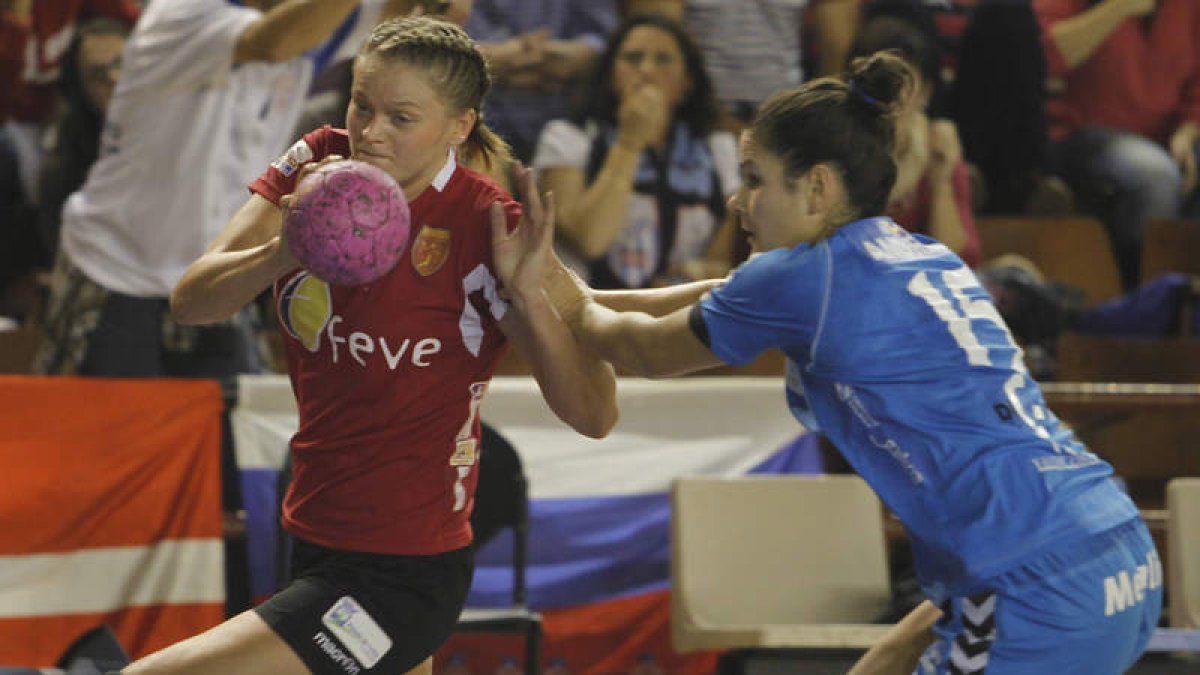 Daria Ilina, con molestias, es duda ante el Córdoba.