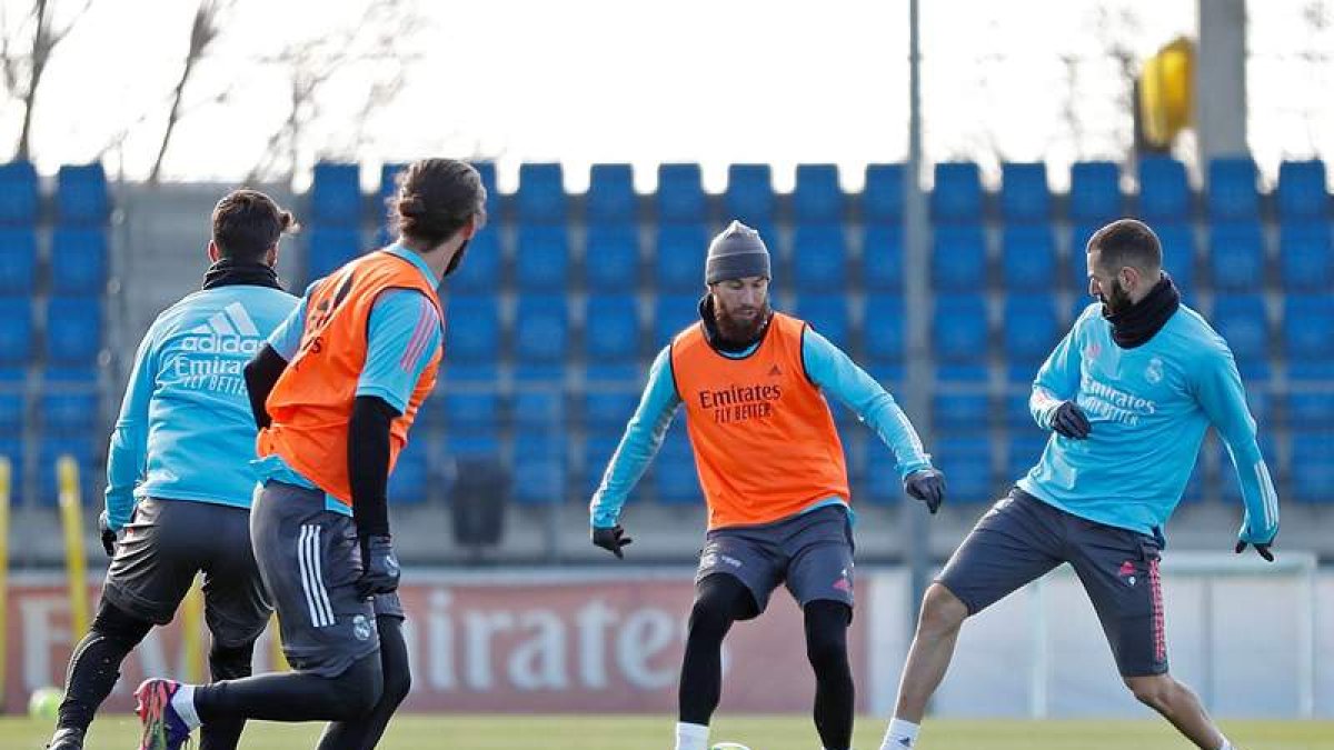 Sergio Ramos, durante un entrenamiento del Real Madrid. EFE
