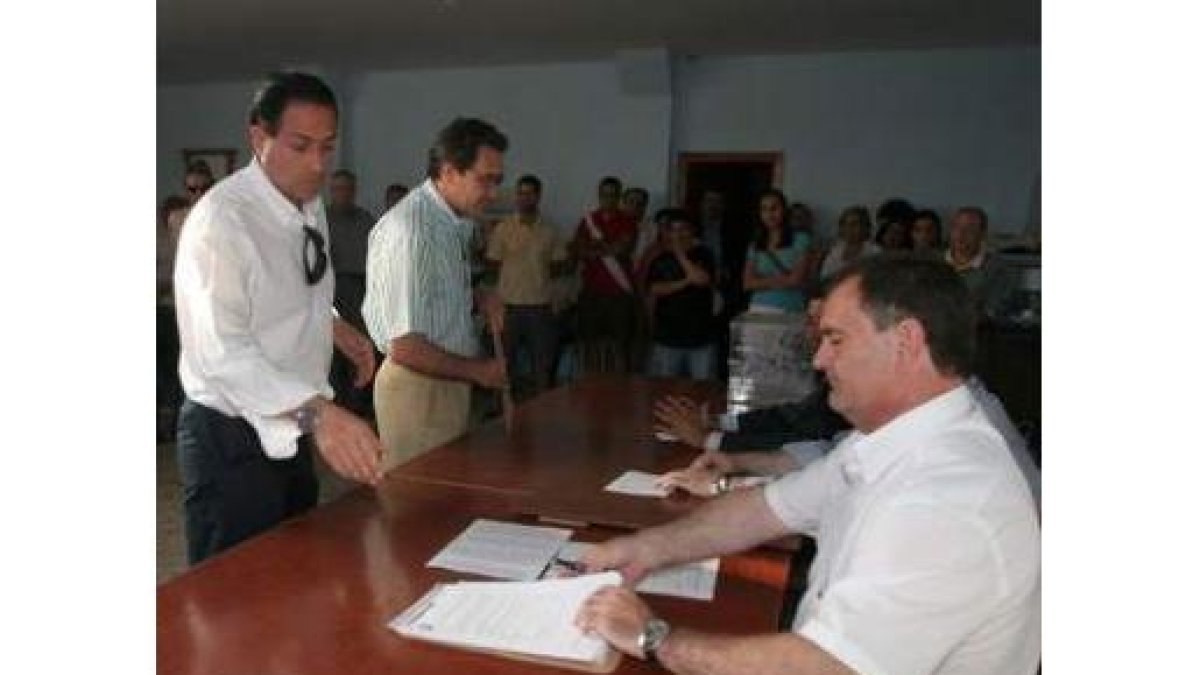 Del Valle y Canedo, presentando su candidatura.