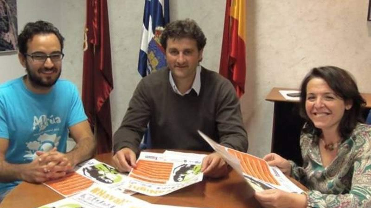 Lorenzana (Aktúa), García y Pastor, en la firma del convenio.