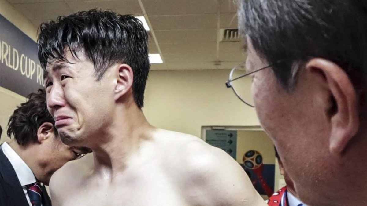 Heung-min Son, llora en el vestuario tras perder ante México