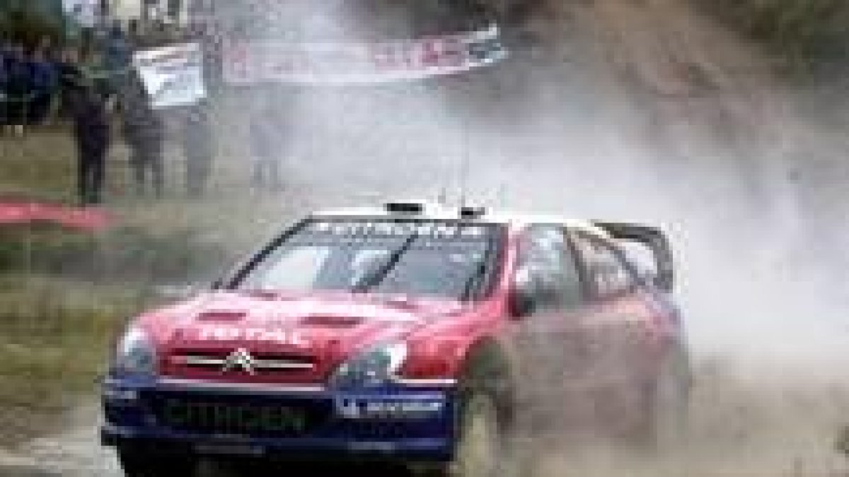 Sebastian Loeb y su Citroen Xsara siguen intratables y sin rival este año