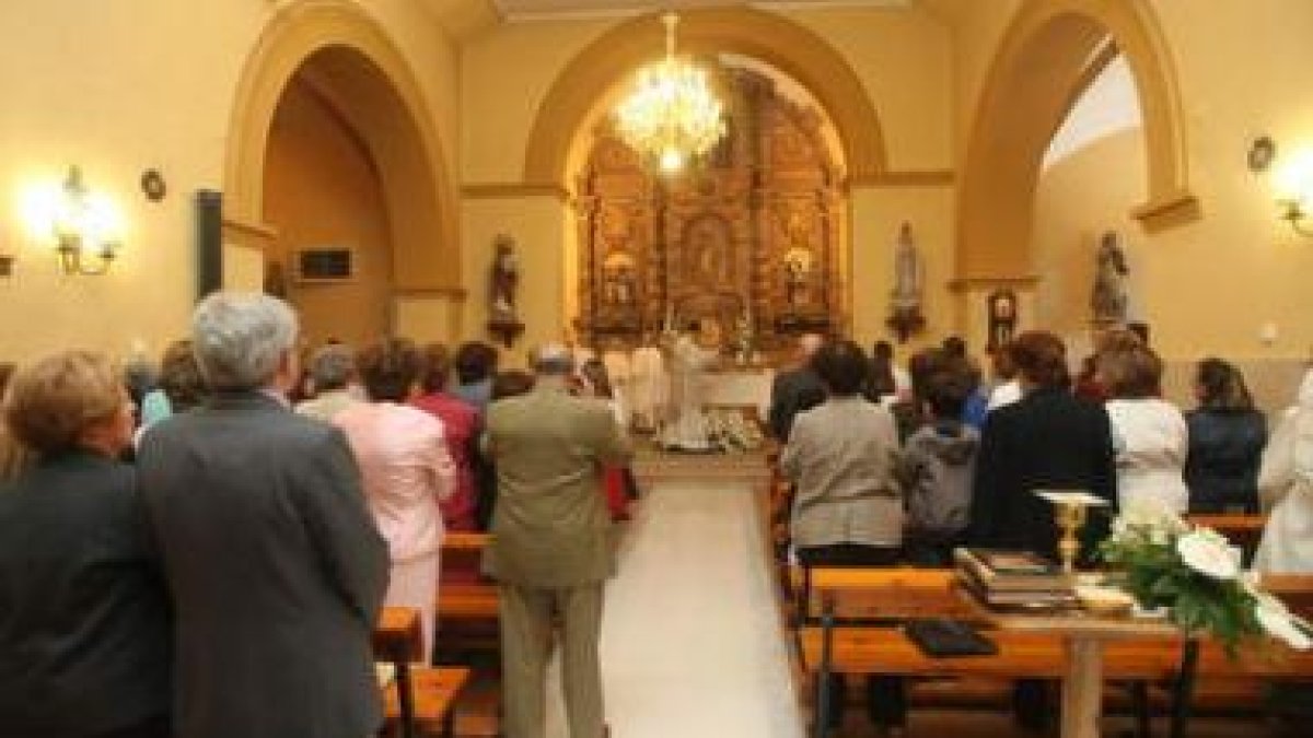 Los feligreses disfrutaron de la celebración del centenario del templo.