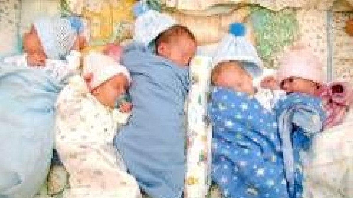 Las familias numerosas y los partos múltiples son los más beneficiados con las ayudas autonómicas