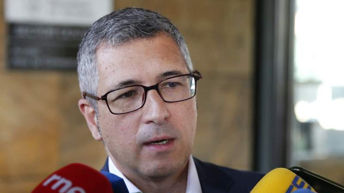 Hugo Morán estuvo ayer en Oviedo. CEREIJIDO / EFE