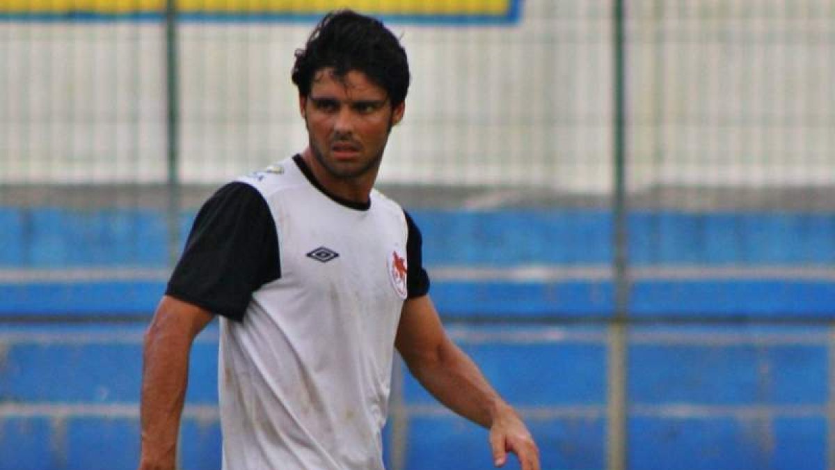 José Pedrosa Galán, con la camiseta del Pro Duta FC.