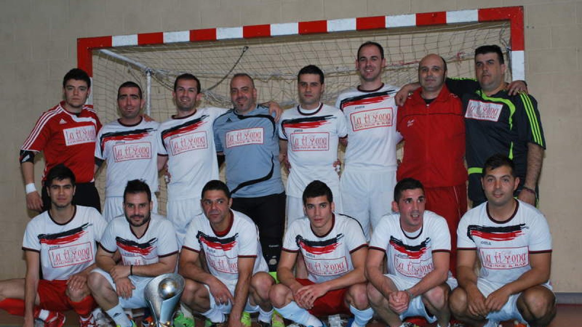 Formación del equipo del Bar La Tizona, campeón de Asolefusa.