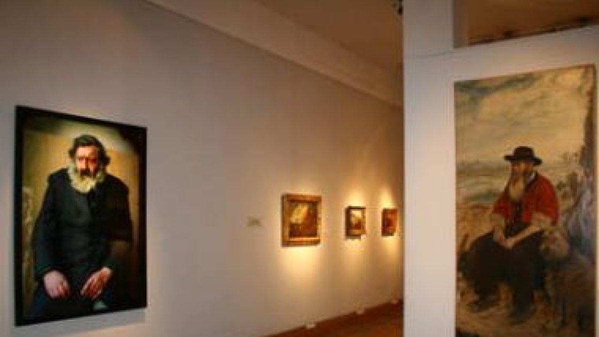 En una de las salas dialogan las obras de Gregory Crewdson y la de Eduardo Sívori.