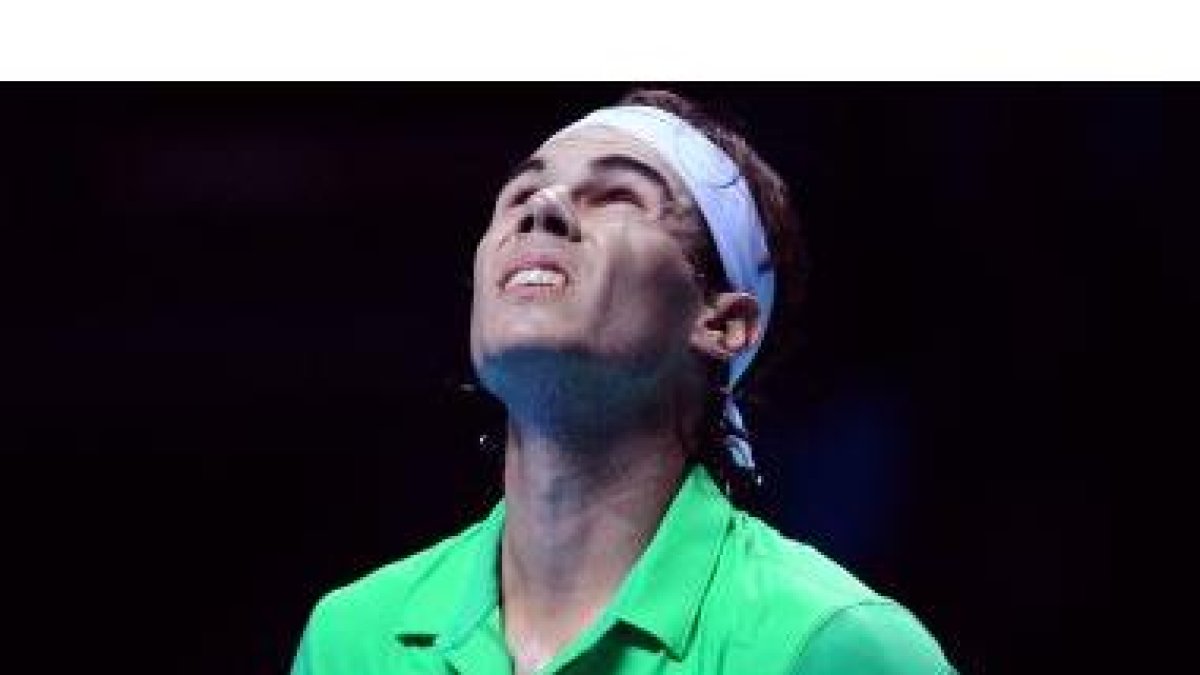 Nadal se lamenta tras perder un punto ante Soderling