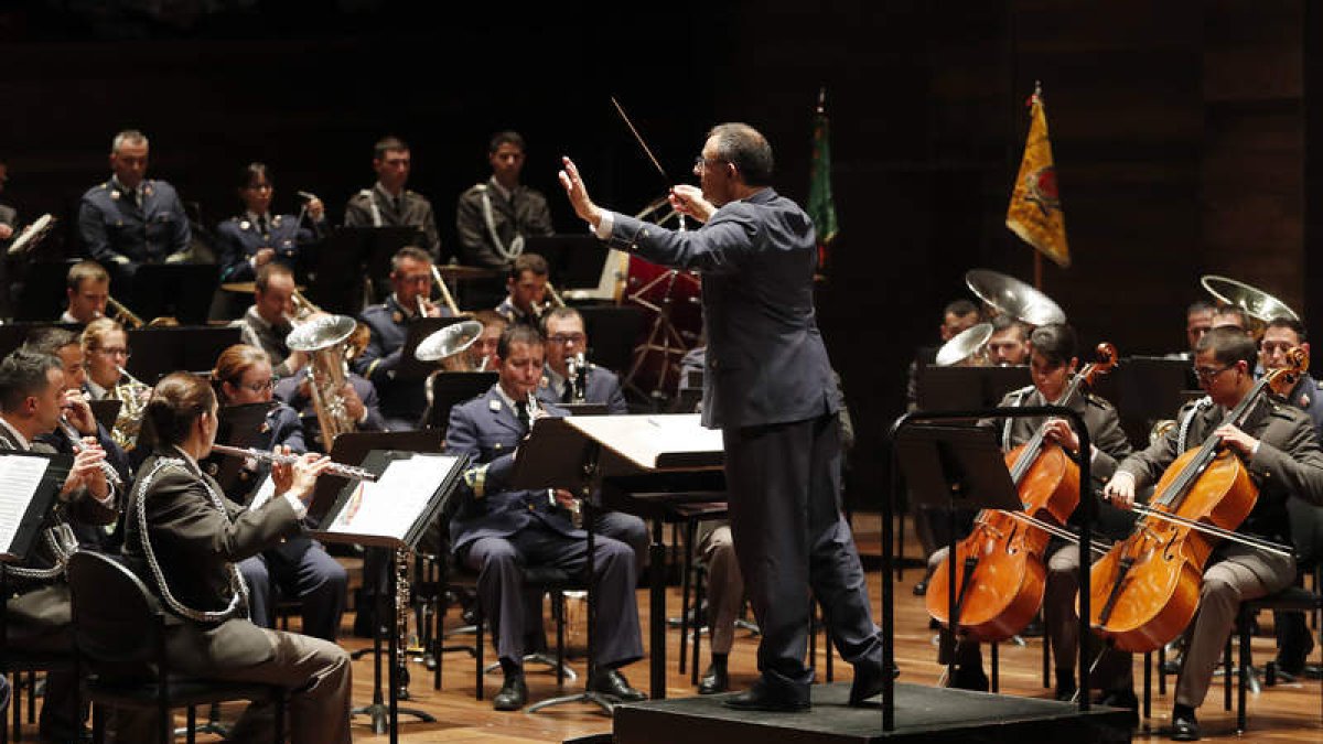 Un momento del concierto ofrecido por los alumnos de la Academia del Aire. JESÚS F. SALVADORES