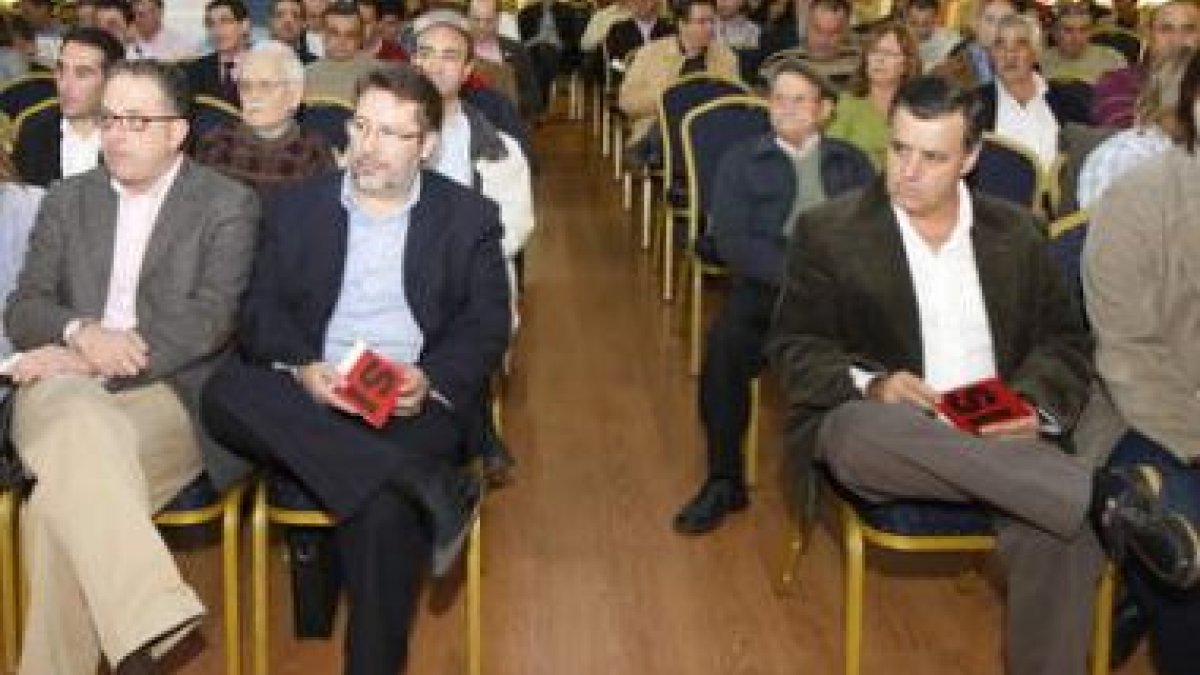 Chamorro, Moreno y Bayón, en el congreso de octubre.