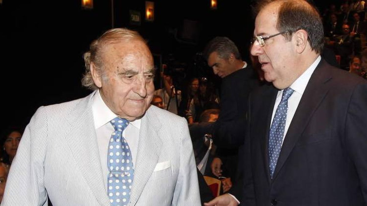 El empresario Emiliano Revilla ayer en León con Juan Vicente Herrera.