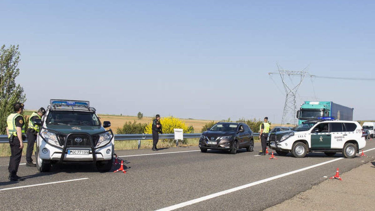 Los efectivos del GRS de La Virgen del Camino cuentan con la preparación suficiente para trabajar en lugares presuntamente contaminados con sustancias de carácter nuclear, radiológico, biológico o químico, lo que se conoce como NRBQ
