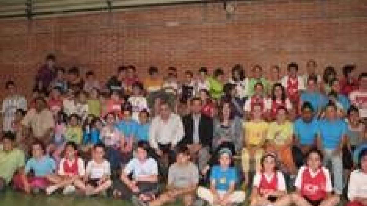 Doscientos niños han participado en las escuelas deportivas