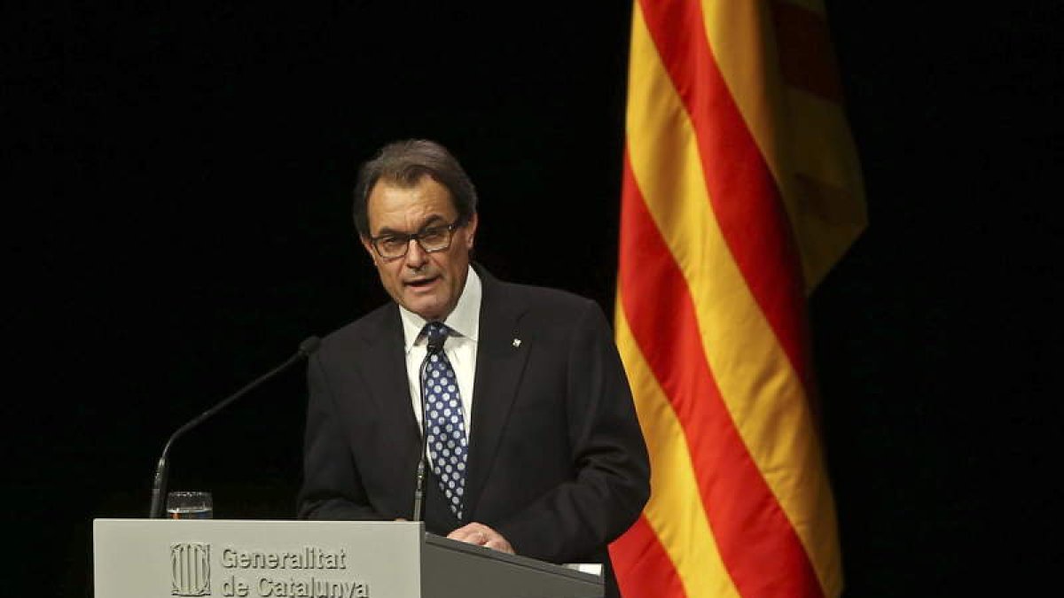 Artur Mas durante su conferencia ‘Después del 9-N: tiempo de decidir, tiempo de sumar’.