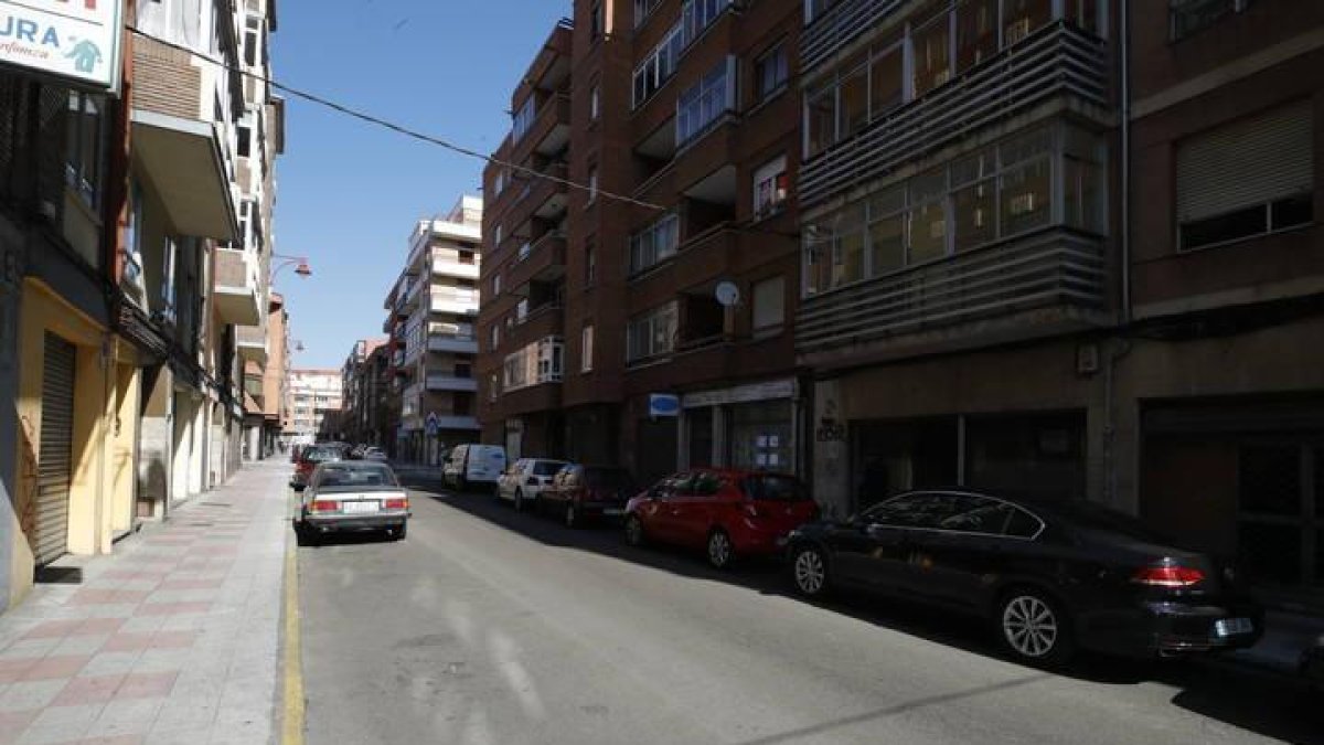El suceso se produjo de madrugada en la calle Virgen Blanca, adyacente a Obispo Almarcha
