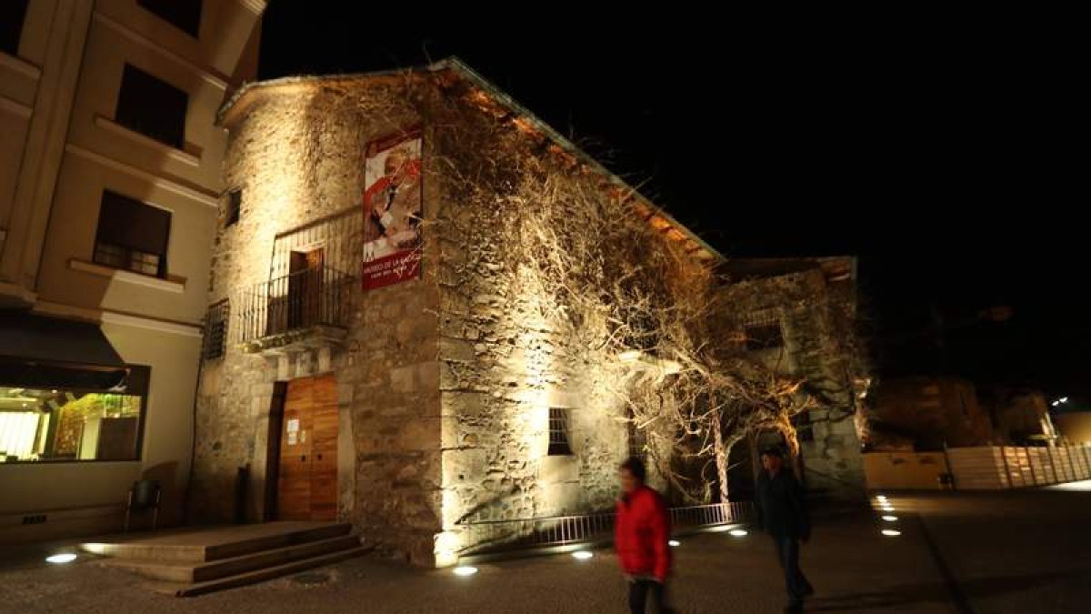 Edificio que alberga el Museo de la radio Luis del Olmo. L. DE LA MATA