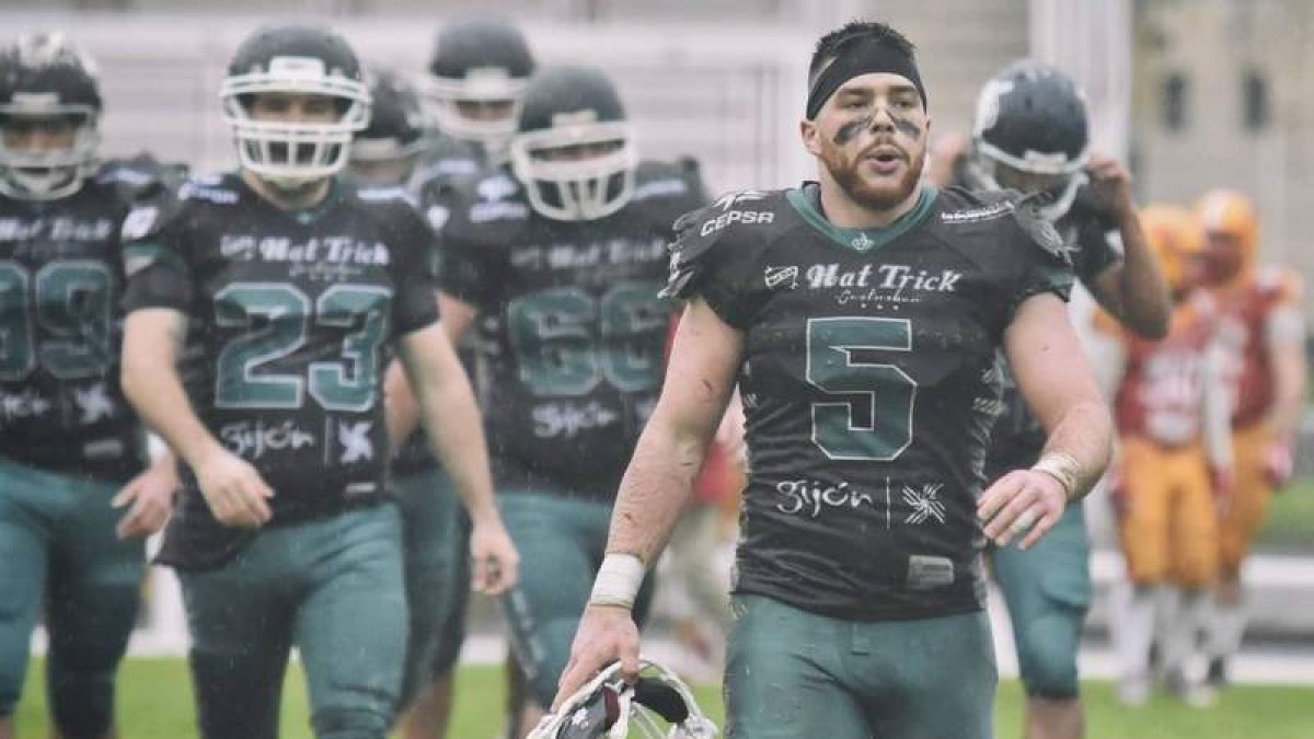 Javier Castañón jugará en los Barcelona Dragons tras una sobresaliente trayectoria en Gijón. FELIPE SM