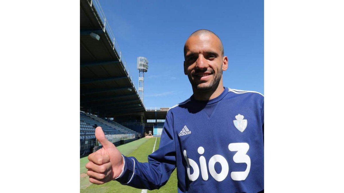 Yuri, en su etapa como jugador de la Deportiva, con la que fue casi todos los años máximo goleador. DE LA MATA