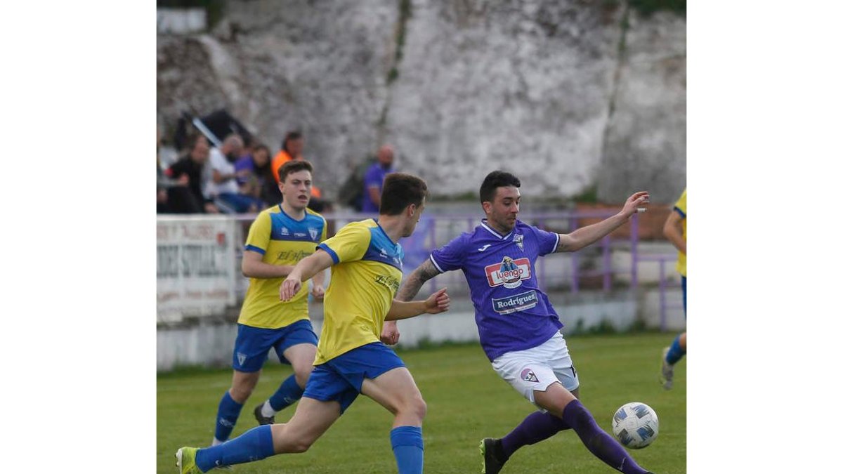 Los dos equipos leoneses firmaron tablas en el derbi. FERNANDO OTERO