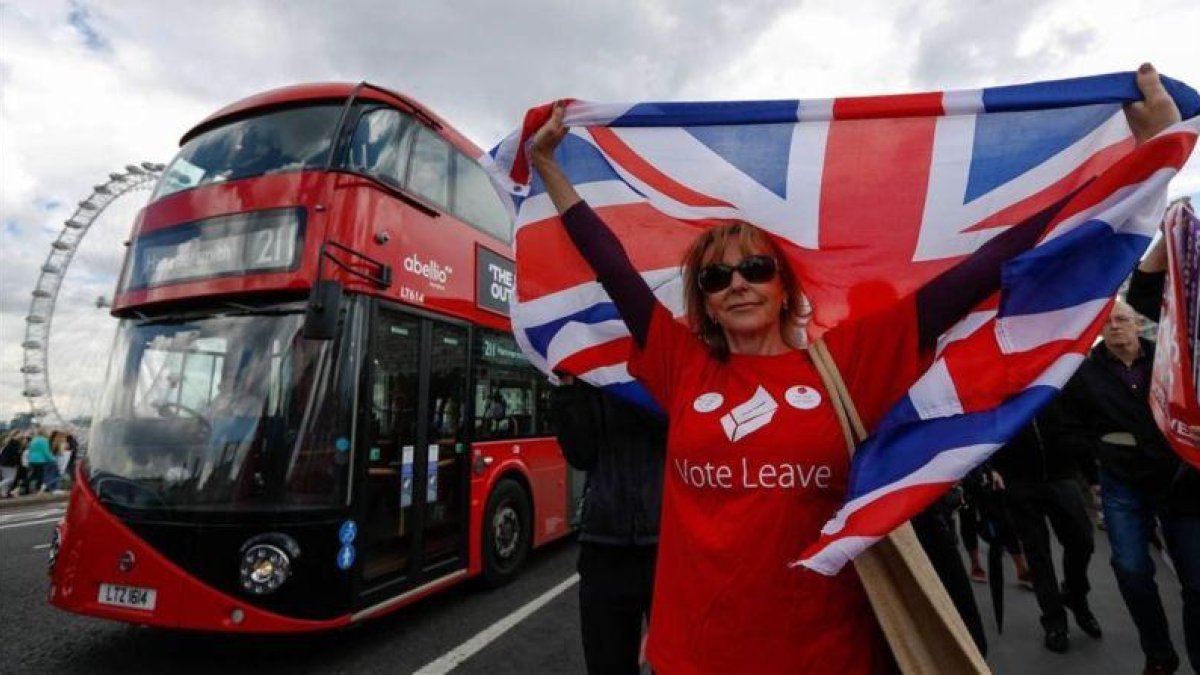 Una partidaria del Brexit se manifiesta, en junio pasado en Londres.
