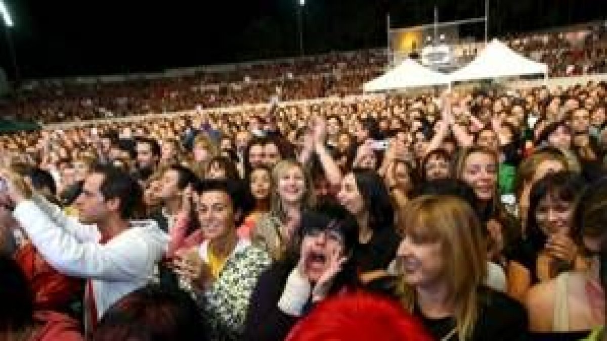 El público llenó las gradas del Auditorio Municipal