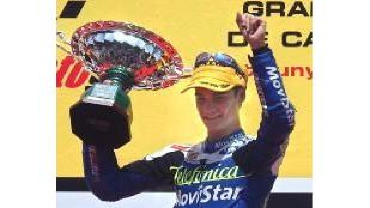 Pedrosa celebra la consecución del triunfo en el podium del circuito de Montmeló