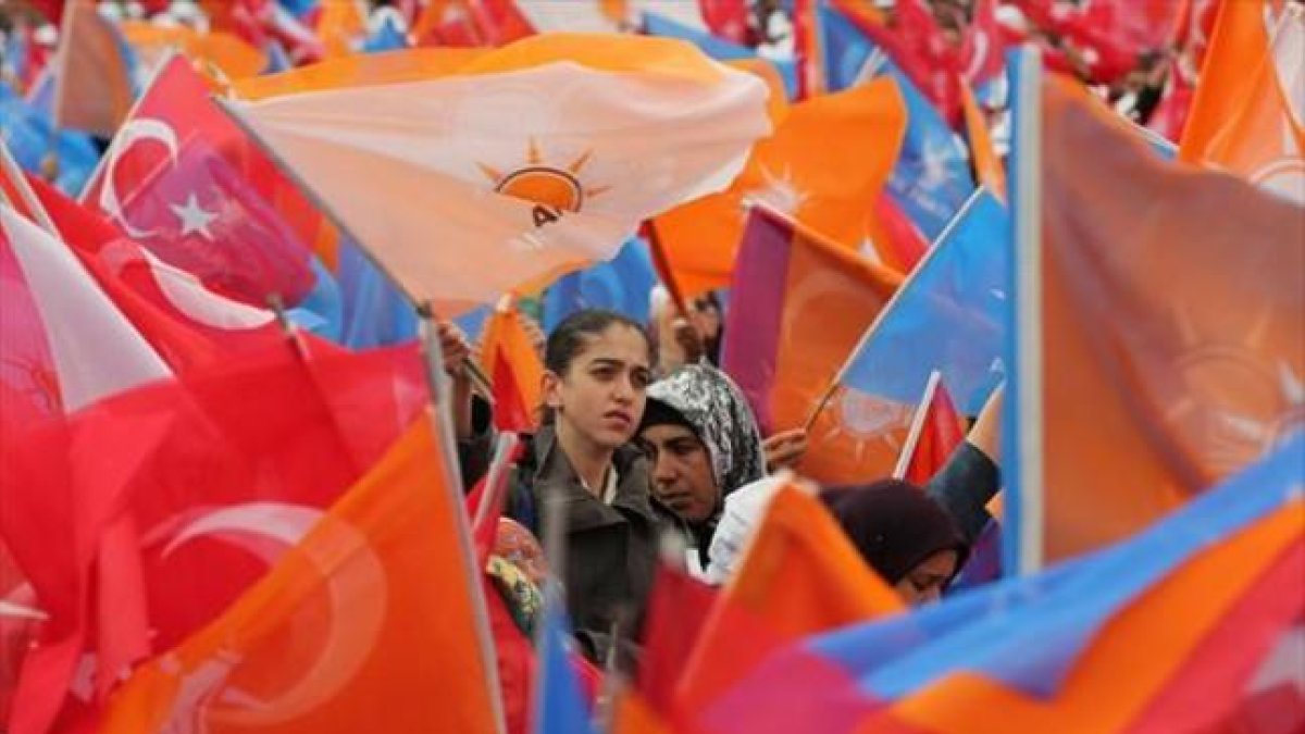 Míting del cierre de campaña del AKP en Ankara, ayer.