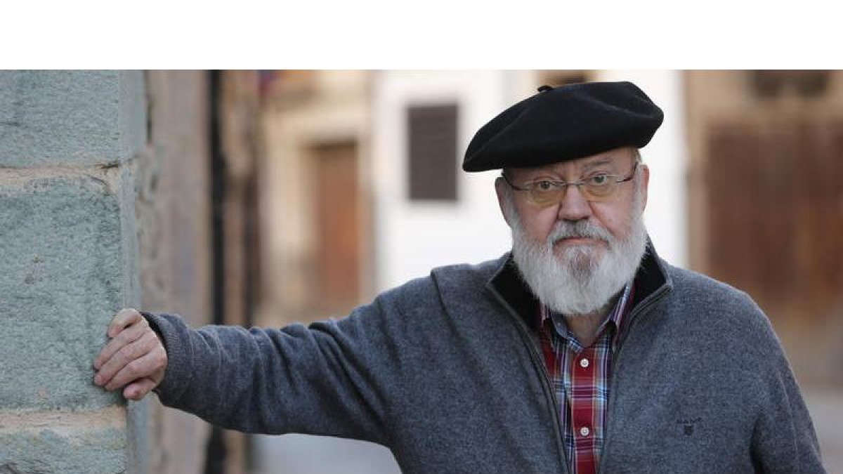 La cita astorgana con el cine rinde homenaje a José Luis Cuerda y su mítica película ‘Amanece que no es poco’. LUIS DE LA MATA