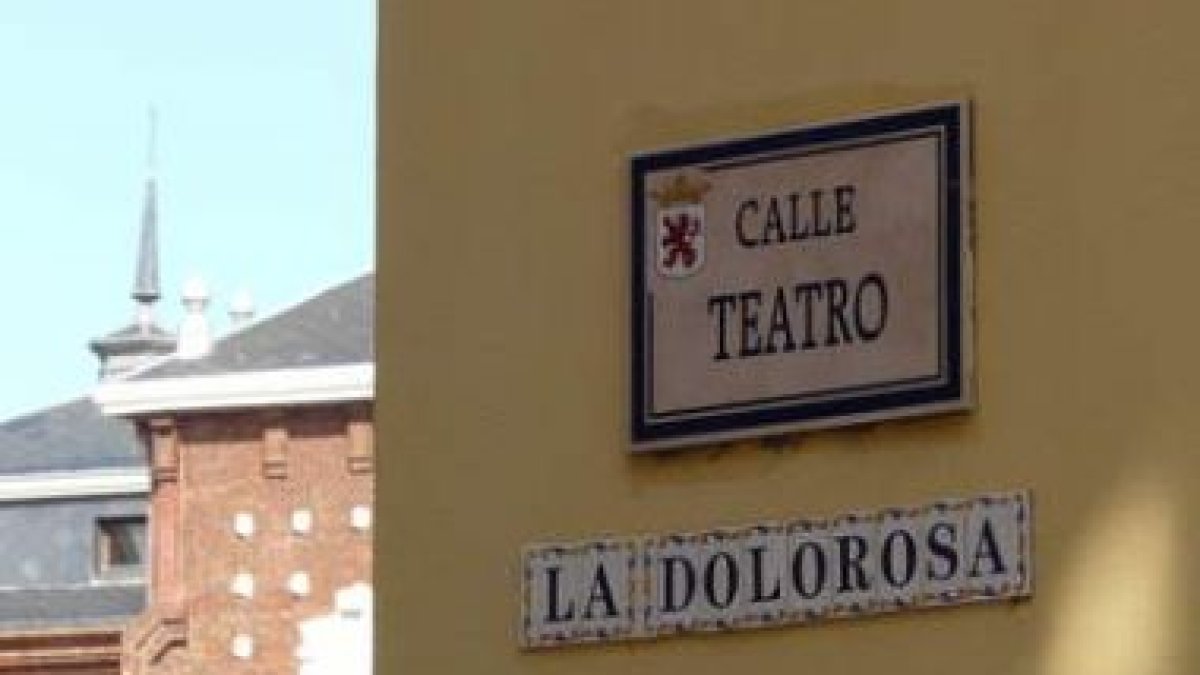 Letrero aparecido en la calle Teatro el último Jueves Santo.