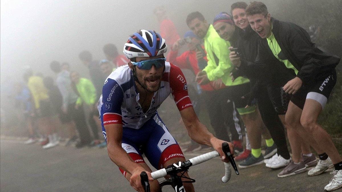 Pinot, subiendo a Covadonga bajo la niebla