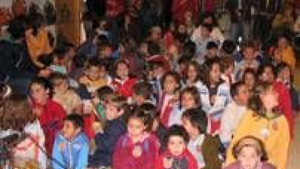 Los niños del CRA Vega del Esla, durante los actos celebrados esta semana