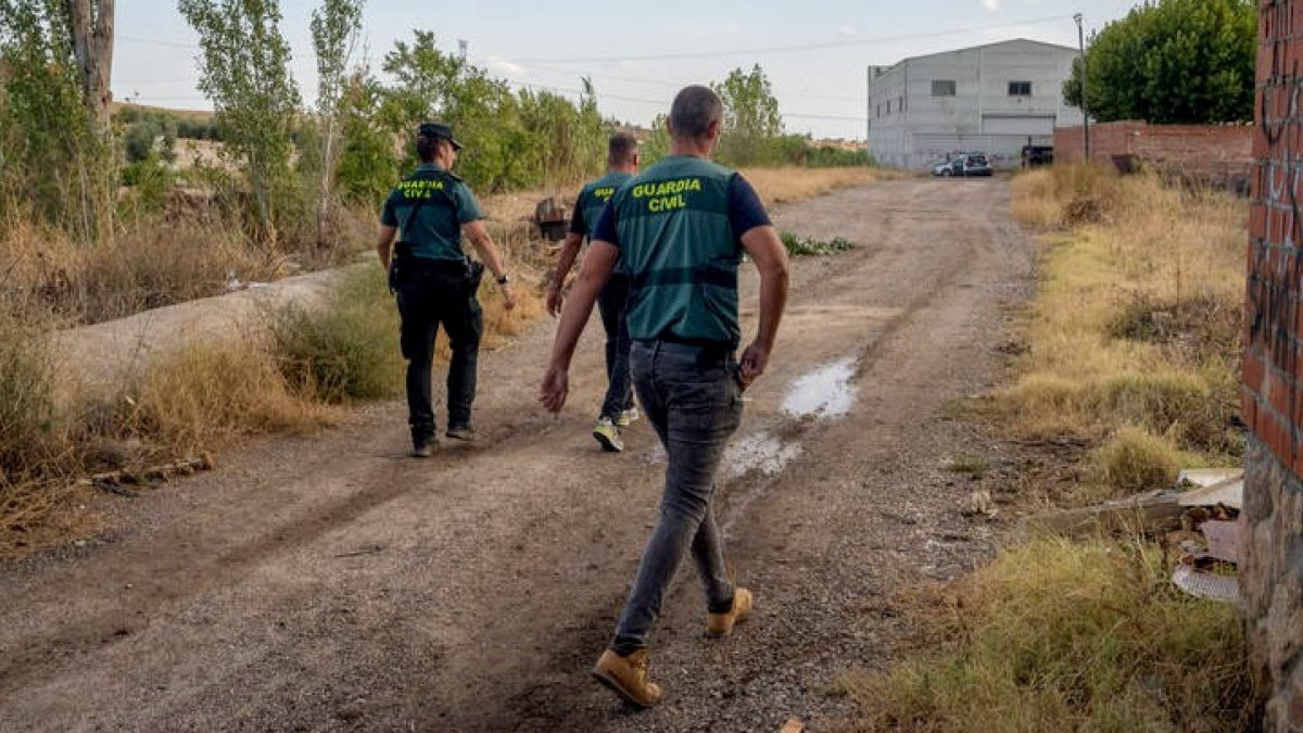 La Guardia Civil realizó las primeras pesquisas sobre el crimen. DL