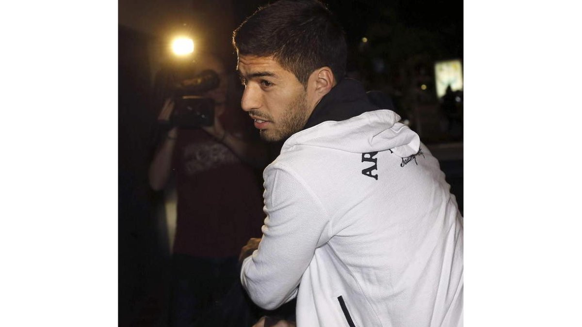 Luis Suárez podrá jugar el clásico a pesar de la sanción.