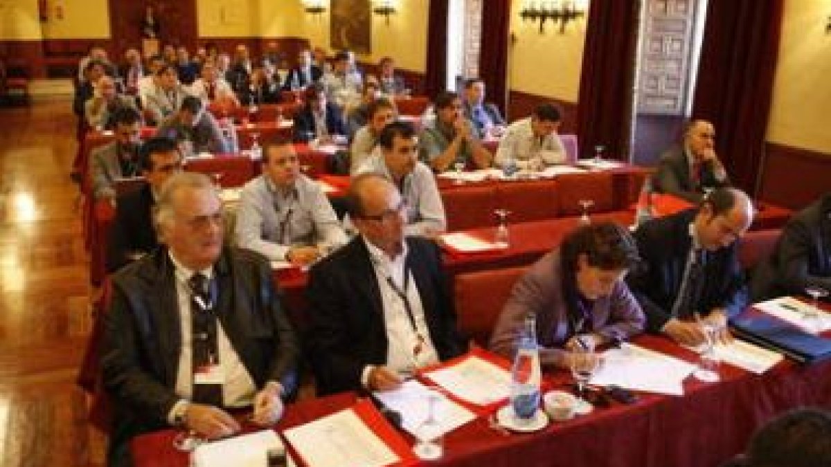 Representantes de empresas del sector se dan cita estos días en León.