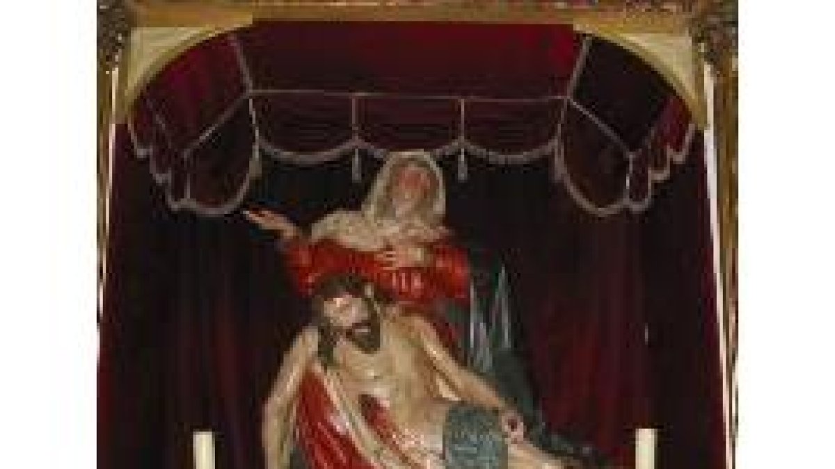 La Piedad, del escultor Gregorio Fernández, una de las joyas que alberga la iglesia de Santa María
