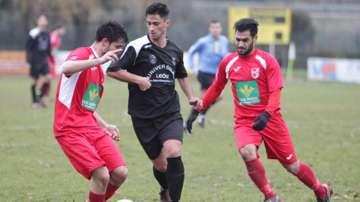 El equipo leonés sumó tres nuevos puntos en el ‘patatal’ de La Granja.