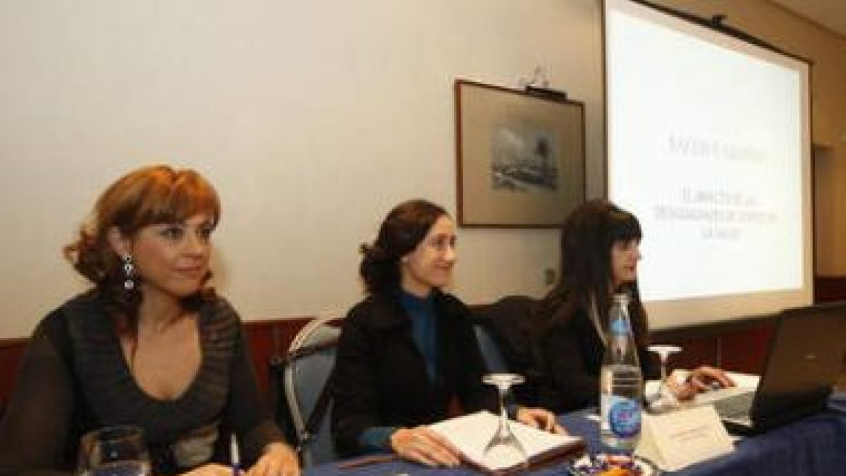 Las expertas hablaron ayer de desigualdades de género.