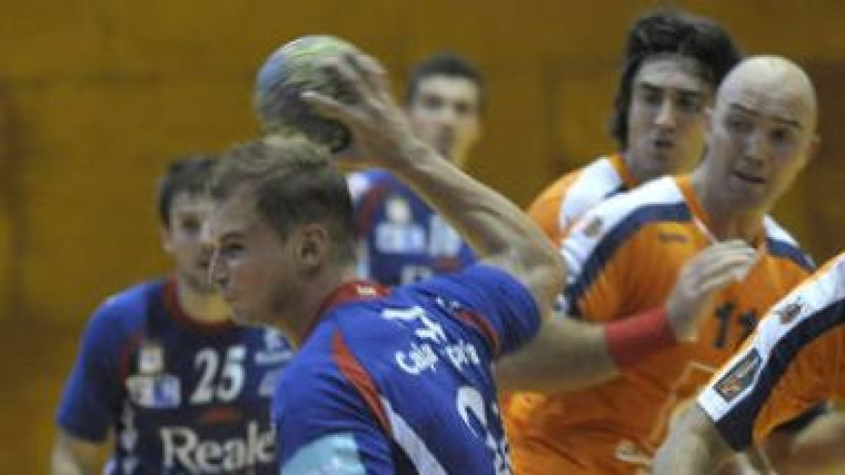 El extremo eslovaco Martin Stranovsky acabó lesionado.