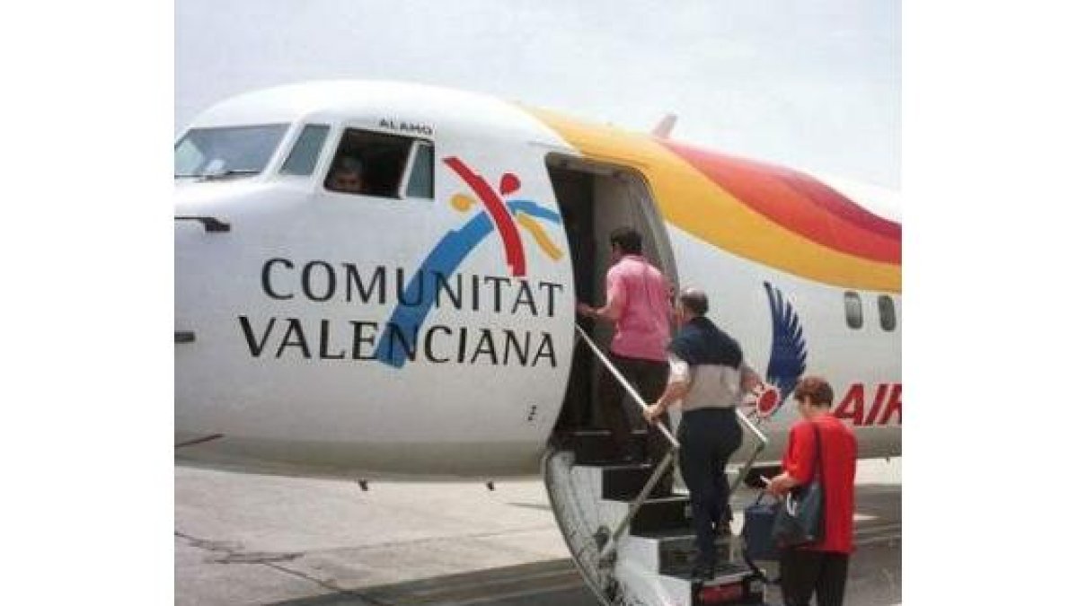 Un reactor de Air Nostrum inició a finales del pasado año la primera ruta internacional del aeropuer