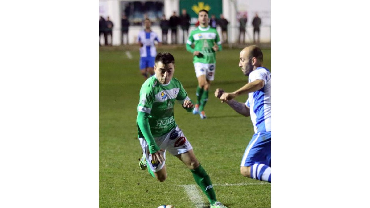Diego Peláez seguirá en el Astorga un año más.