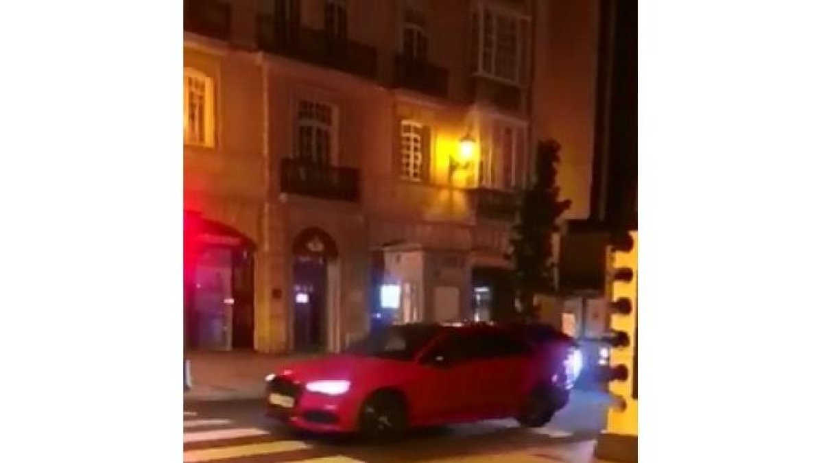 Imagen de uno de los coches que participan en el rally. ANTONIO CUESTA