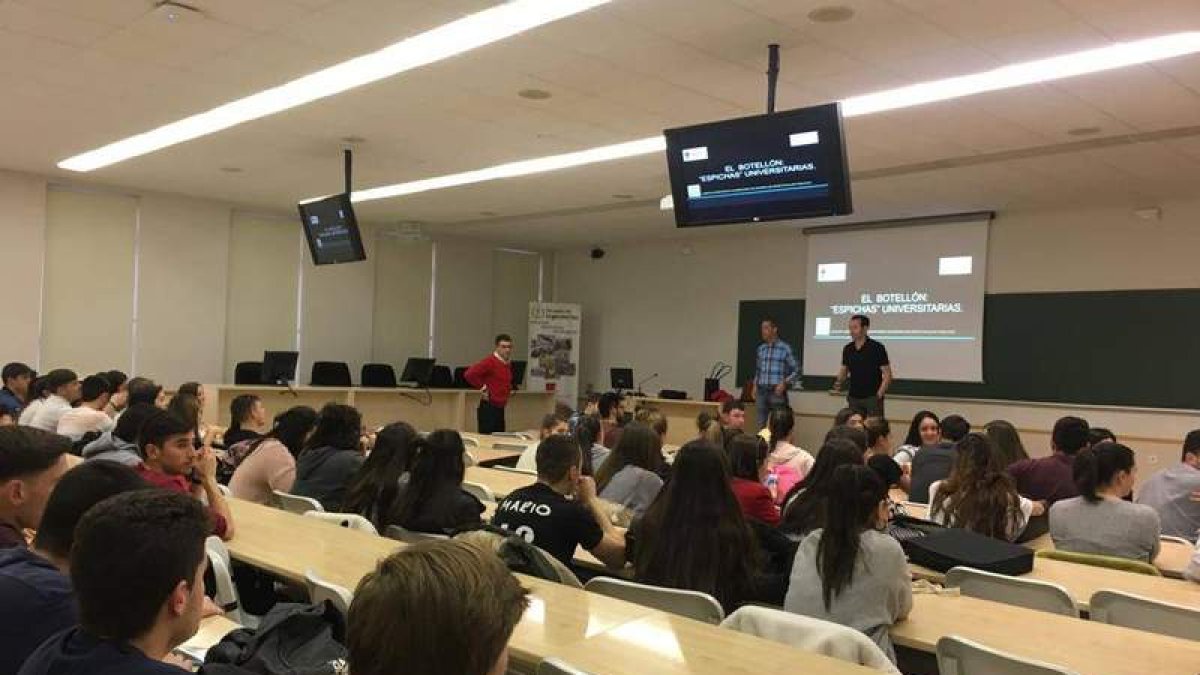 Al encuentro acudieron 80 alumnos de Industriales, Enfermería y Económicas. DL