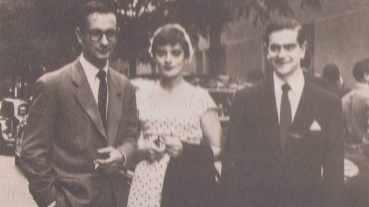 Fernández Santos, en la boda de Josefina e Ignacio Aldecoa, en 1954