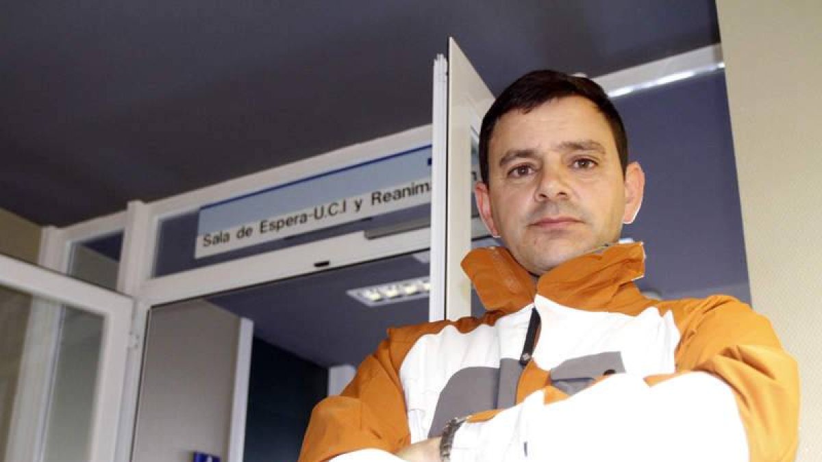 Luis Javier Montero, ayer en la uvi del Hospital.
