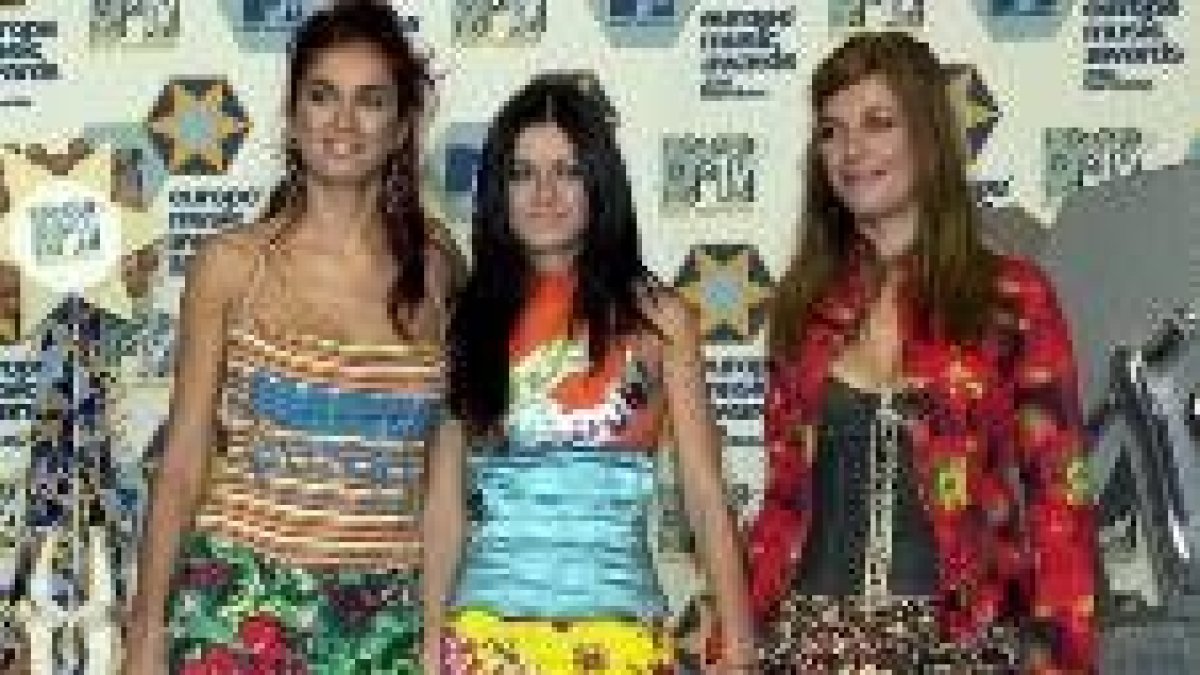 Tres de las integrantes del grupo Las Ketchup
